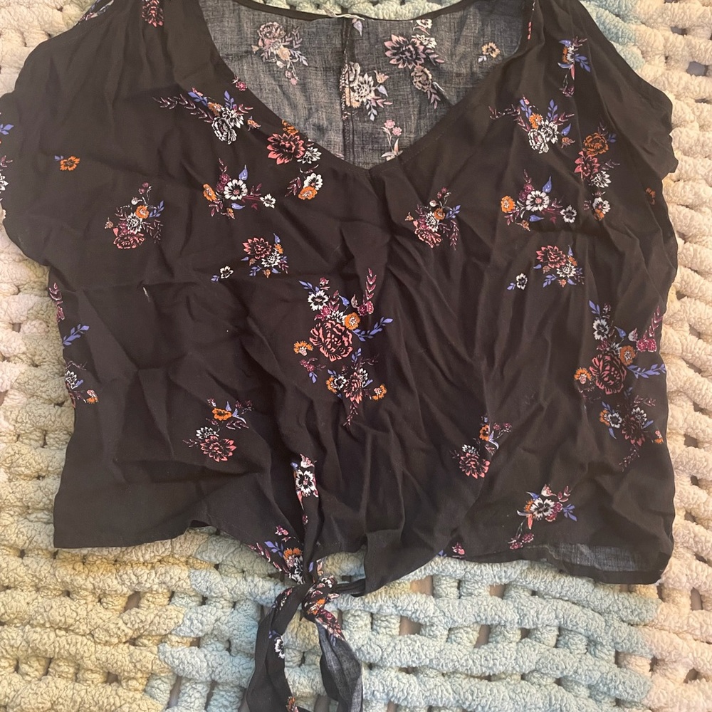 Floral Top - Picture 2 of 3